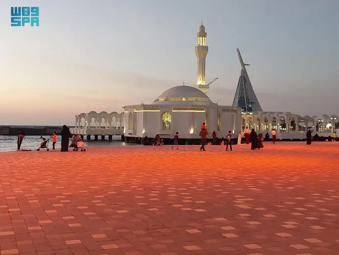 Al-Rahma Mosque: Jeddah’s Floating Architectural Masterpiece on the Red Sea